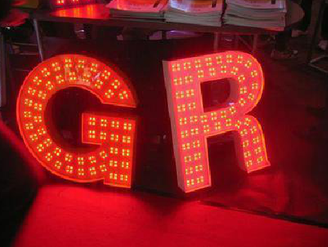 石阡LED发光字常见的安装误区。